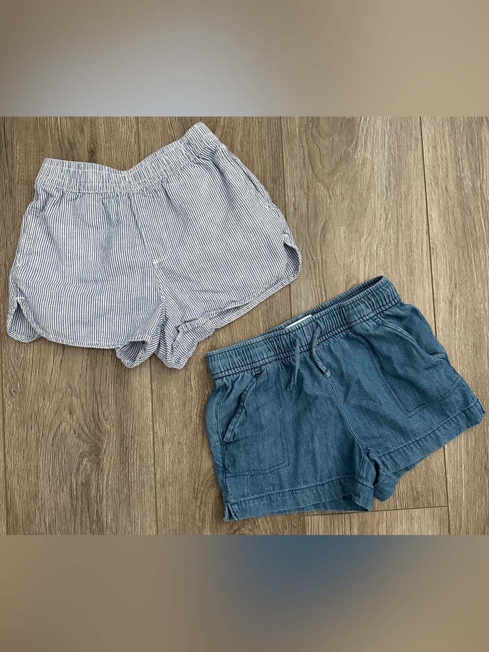 2 Pairs of Girls Pull-On Shorts